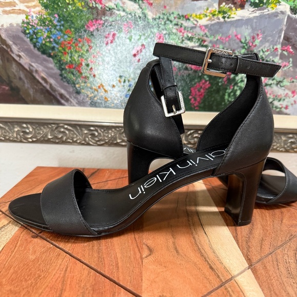 Calvin Klein Women's Carrie Black Leather Platform Sandals Ankle Strap Size 9 - Picture 6 of 11